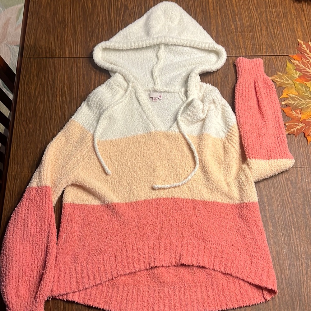 So Brand Womens Medium M Fluffy Fashion Hoody